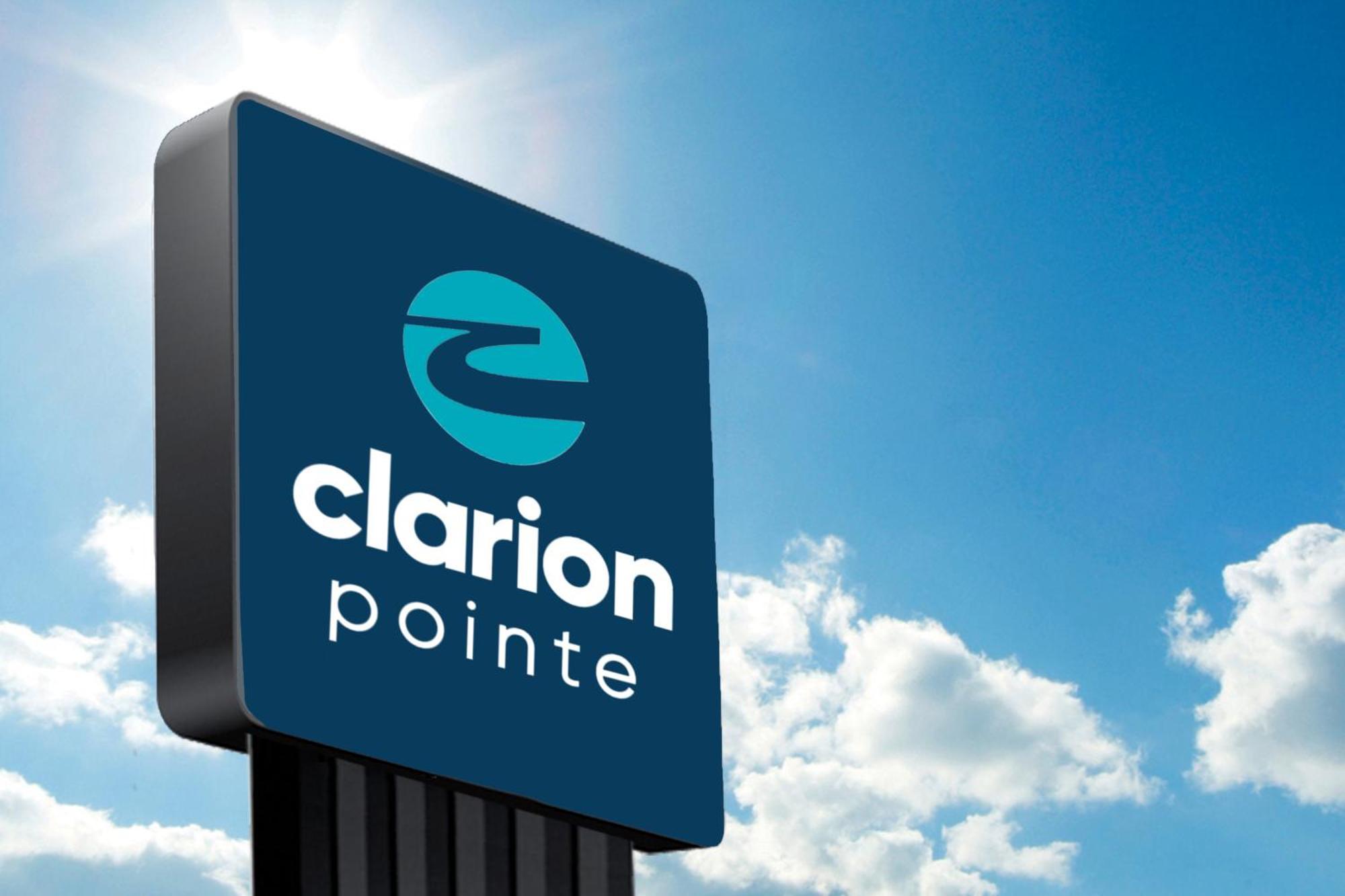 Hotel Clarion Pointe Fort Worth Exterior foto